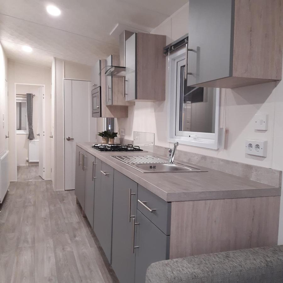 Grijpskerke Chalet Weizicht Op Minicamping Hoogelande מראה חיצוני תמונה